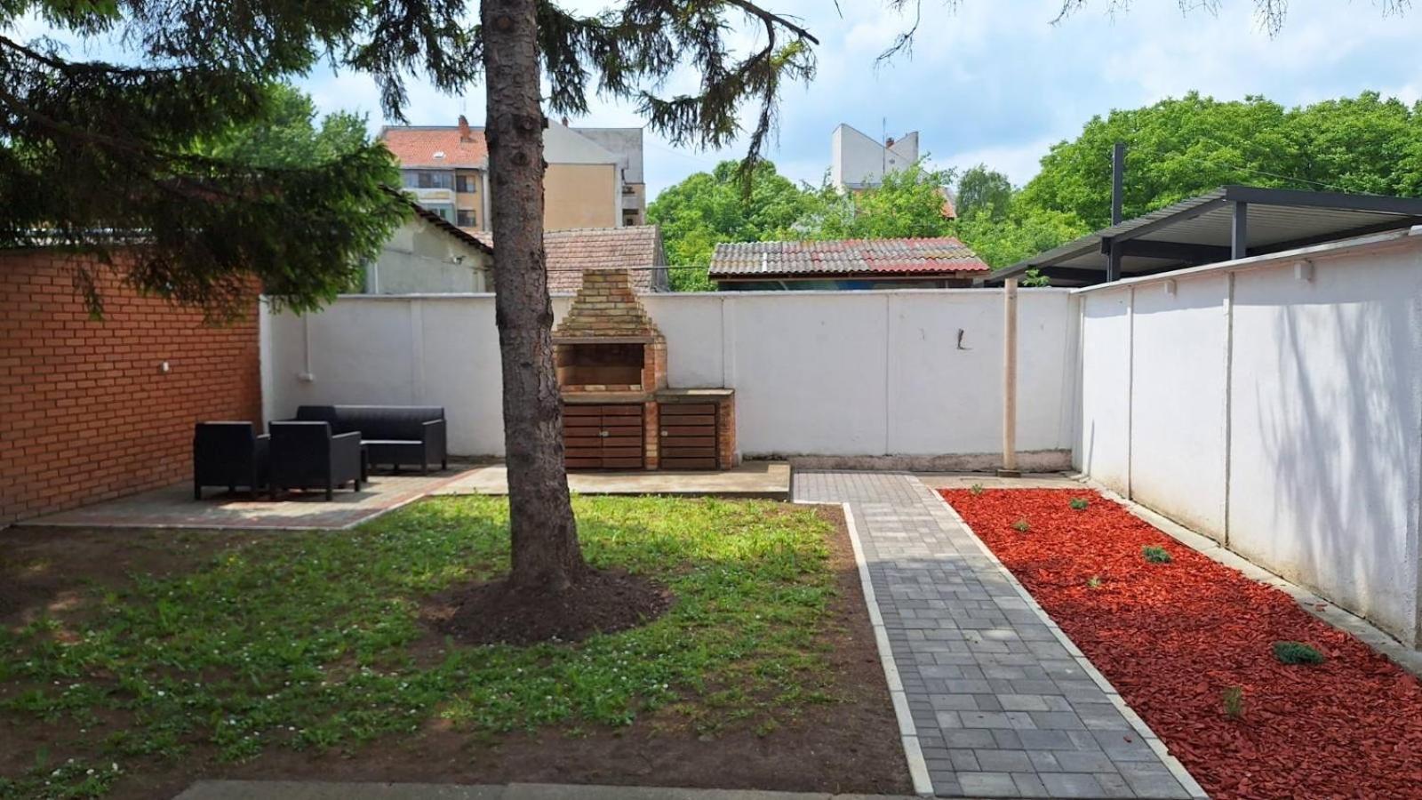Maja Apartament *